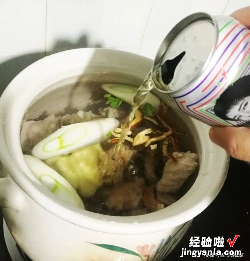 炖排骨的秘诀与调料搭配的艺术解析