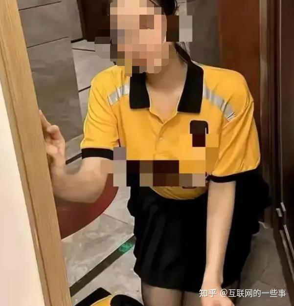 美团定制擦边骑手服背后的流量博弈与发声