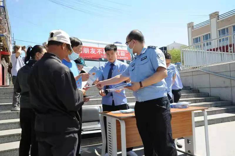 折叠屏市场趋势展望，大折叠与小折叠的未来竞争与融合之路