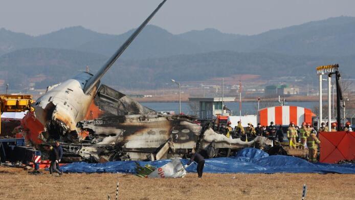 韩国客机起落架故障引发航空安全深度探讨