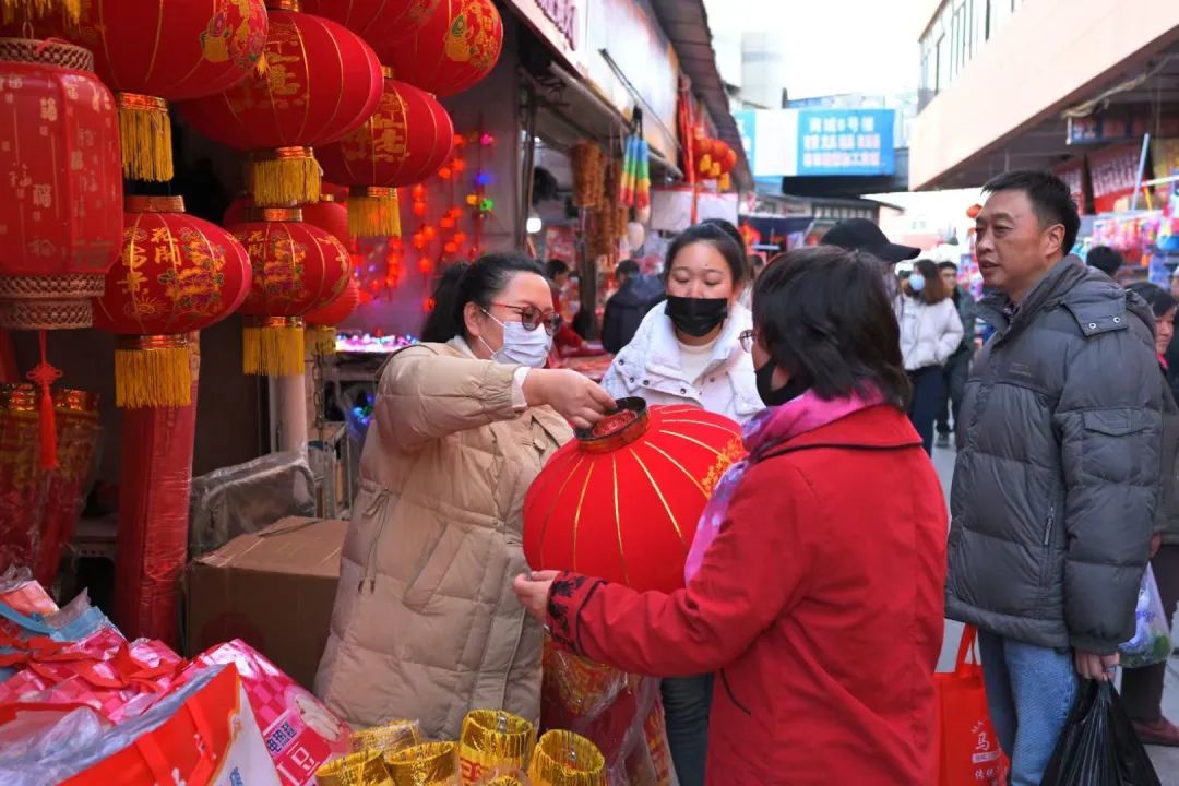 温馨与喜悦交织，春节的年味氛围已就位！