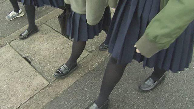 日本寒潮天学校禁止穿裤袜背后的教育理念与策略探究