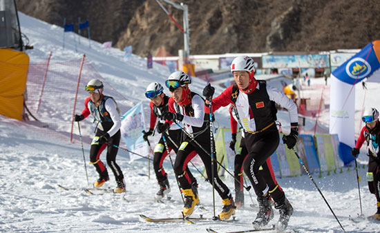 中国滑雪登山队混接金牌背后的荣耀与辛勤付出