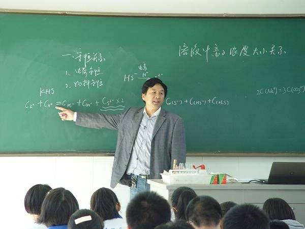 河南大学老师惊艳瘦身，三个月减重68斤惊艳众人！